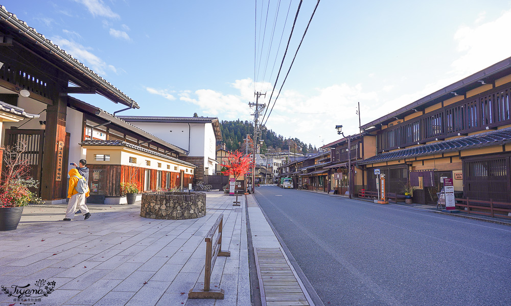 飛驒高山免費景點「飛驒高山町體驗交流中心｜飛騨高山まちの体験交流館」體驗手作結び組紐幸運繩、吉祥物玩偶猿寶寶さるぼぼ @緹雅瑪 美食旅遊趣