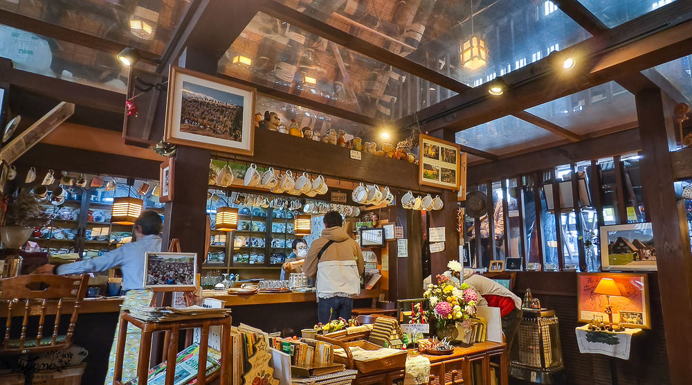 岐阜.白川合掌村古造屋日式圍爐咖啡館「喫茶 落人」厚小倉吐司.人氣咖哩飯售完為止.紅豆湯免費續 @緹雅瑪 美食旅遊趣