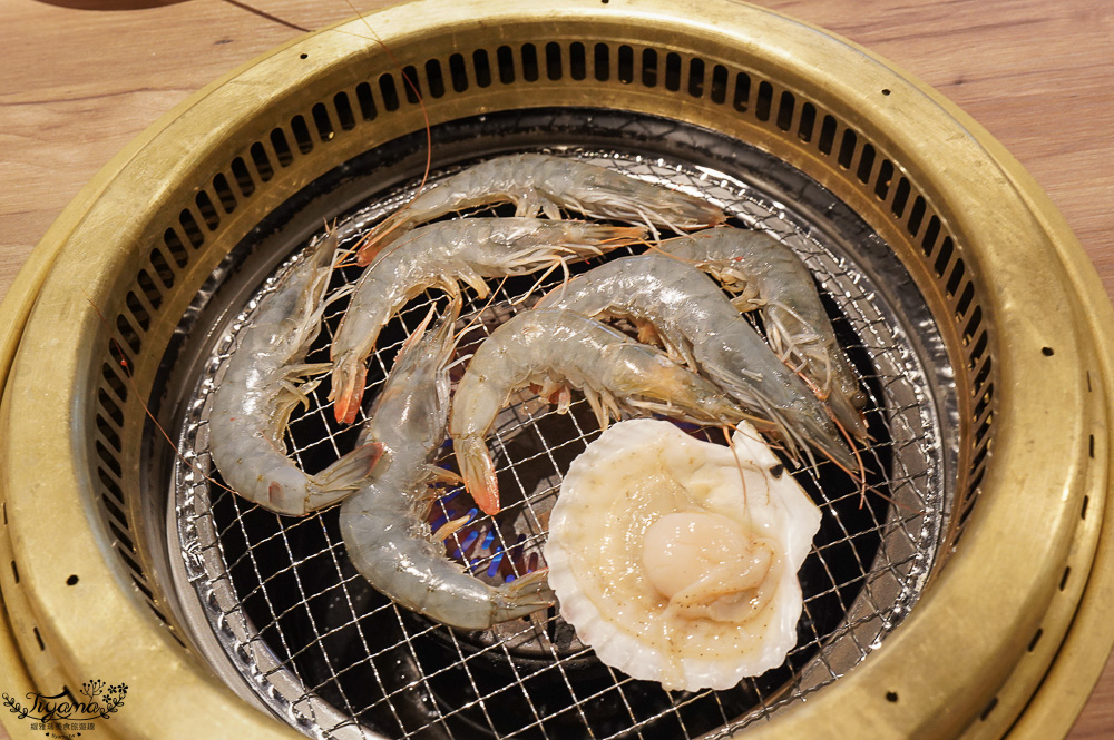 北海道三大螃蟹吃到飽「 伝 Den-JAPANESE BUFFET DINING」,螃蟹.海鮮.肉品.壽司.軟性飲料任你吃,BBQ、涮涮鍋二選一,KKday加碼90分鐘 @緹雅瑪 美食旅遊趣 北海道三大螃蟹吃到飽「 伝 Den-JAPANESE BUFFET DINING」,螃蟹.海鮮.肉品.壽司.軟性飲料任你吃,BBQ、涮涮鍋二選一,KKday加碼90分鐘 @緹雅瑪 美食旅遊趣