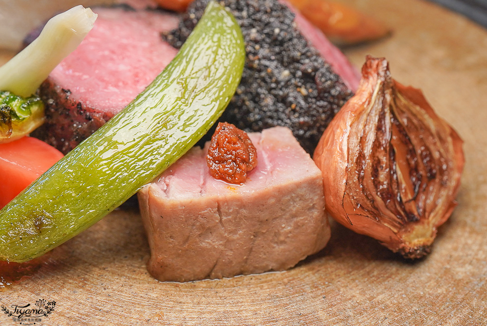 虹夕諾雅 竹富島一食二泊餐飲篇，九宮格重箱料理早餐，日料法吃&#8221;島上風土料理&#8221;預約制晚餐 @緹雅瑪 美食旅遊趣