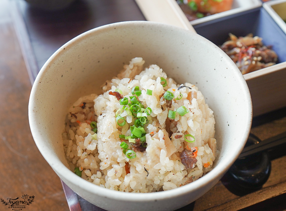 虹夕諾雅 竹富島一食二泊餐飲篇，九宮格重箱料理早餐，日料法吃&#8221;島上風土料理&#8221;預約制晚餐 @緹雅瑪 美食旅遊趣