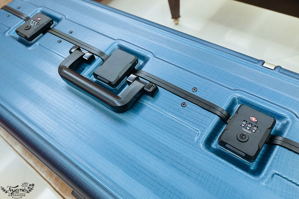 台灣行李箱推薦｜Arowana亞諾納 台灣設計品牌：31吋極致美學運動鋁框行李箱｜29吋前開式/側開式 避震輪河馬行李箱｜走出你的旅行品味 @緹雅瑪 美食旅遊趣