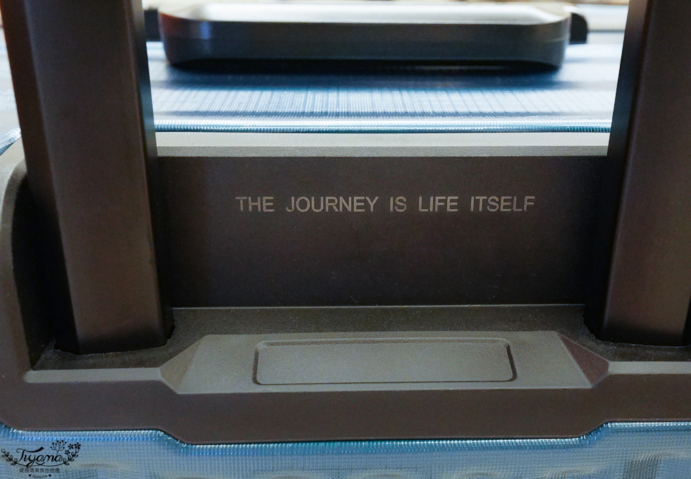 台灣行李箱推薦｜Arowana亞諾納 台灣設計品牌：31吋極致美學運動鋁框行李箱｜29吋前開式/側開式 避震輪河馬行李箱｜走出你的旅行品味 @緹雅瑪 美食旅遊趣