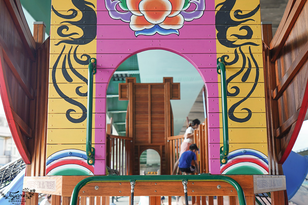 宜蘭公園「礁溪二龍之心公園」龍舟主題親子景點,高速公路下的遮陽兒童遊戲場、籃球場!有免費停車場 @緹雅瑪 美食旅遊趣 宜蘭公園「礁溪二龍之心公園」龍舟主題親子景點,高速公路下的遮陽兒童遊戲場、籃球場!有免費停車場 @緹雅瑪 美食旅遊趣