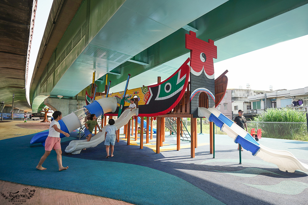 宜蘭公園「礁溪二龍之心公園」龍舟主題親子景點,高速公路下的遮陽兒童遊戲場、籃球場!有免費停車場 @緹雅瑪 美食旅遊趣 宜蘭公園「礁溪二龍之心公園」龍舟主題親子景點,高速公路下的遮陽兒童遊戲場、籃球場!有免費停車場 @緹雅瑪 美食旅遊趣