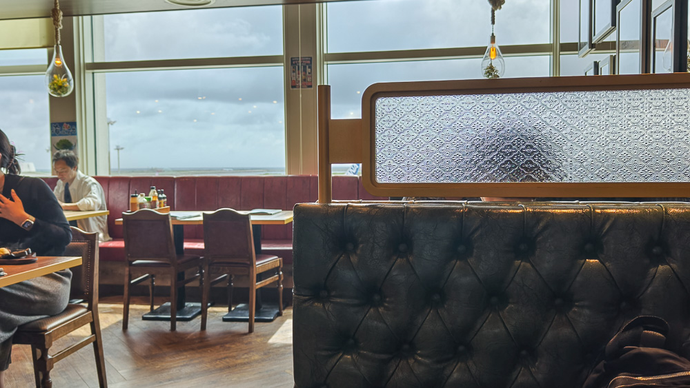 那霸機場牛排「牛排屋88 那霸機場店」，總是在排隊的人氣牛排館 @緹雅瑪 美食旅遊趣