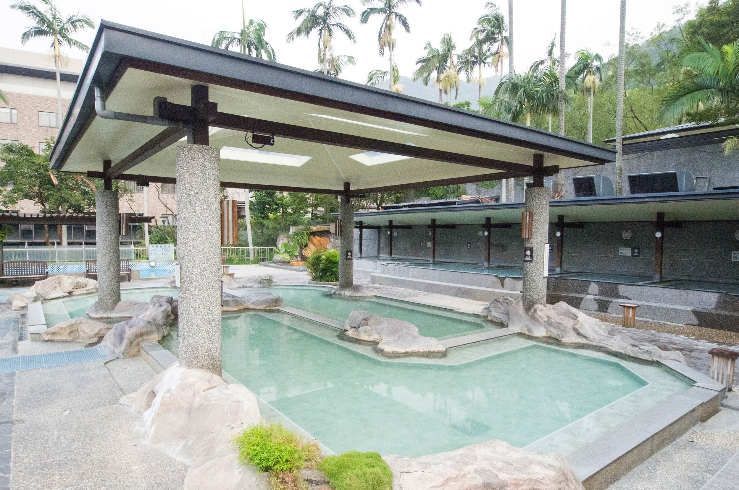 新北住宿度假村推薦「大板根森林溫泉酒店」2025全新觀景溫泉別墅｜恐龍森林夏令營｜古生物實驗室｜太子西餐廳自助餐｜麗宴中餐廳 @緹雅瑪 美食旅遊趣