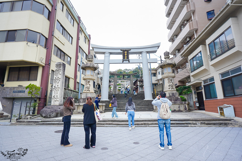 長崎諏訪神社｜長崎人氣神社「鎮西大社 諏訪神社」：避邪、尋覓愛情(月老)、洗錢神社，旁邊還有長崎公園免費動物園 @緹雅瑪 美食旅遊趣