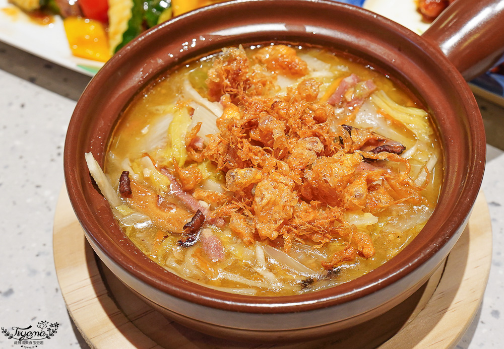 台南真珠首店「真珠 台灣佳味 台南小北門店」饗賓集團旗下美味台菜料理，新光三越 台南小北門店 3樓｜真珠菜單 @緹雅瑪 美食旅遊趣