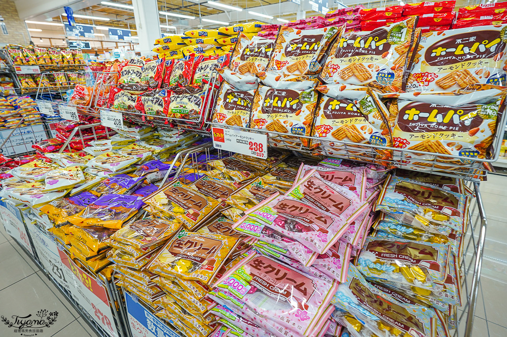 日本超市TRIAL ｜24小時大型便宜超市「 TRIAL 苫小牧西店」日本在地人都愛逛這間，食品生活雜貨樣樣齊全~價格好便宜根本批發價 @緹雅瑪 美食旅遊趣