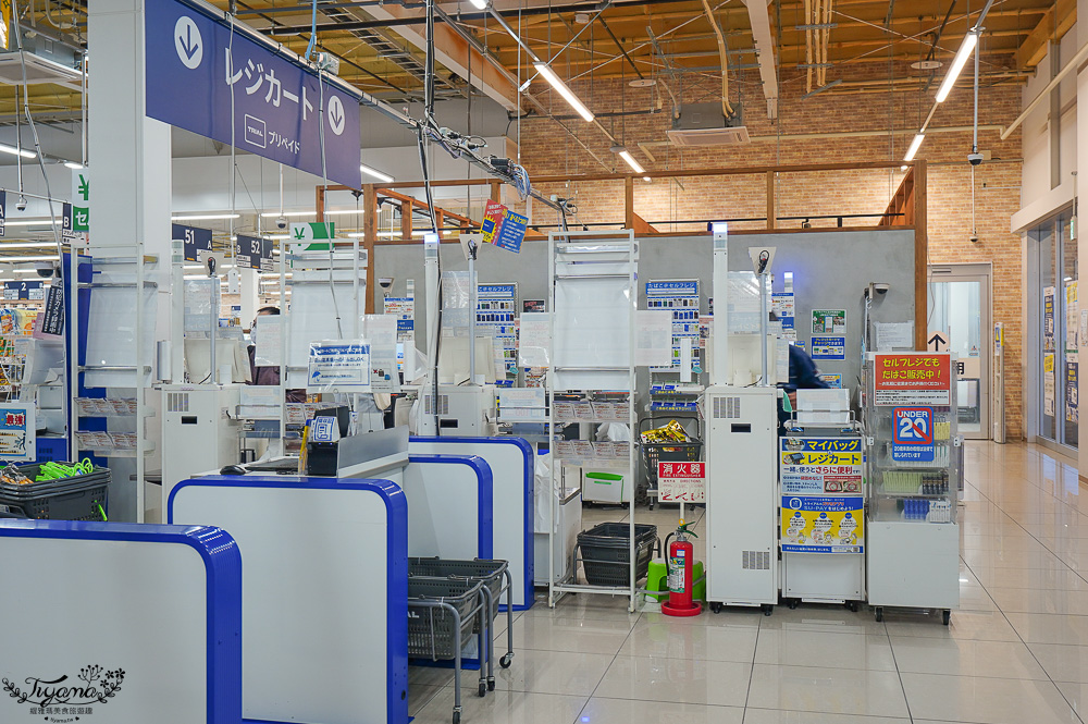 日本超市TRIAL ｜24小時大型便宜超市「 TRIAL 苫小牧西店」日本在地人都愛逛這間，食品生活雜貨樣樣齊全~價格好便宜根本批發價 @緹雅瑪 美食旅遊趣