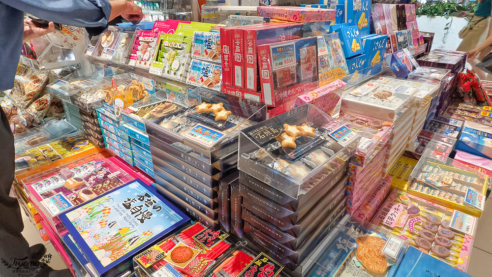 新石垣機場到市區交通｜新石垣機場伴手禮商店：1樓整層伴手禮土特產逛不完！新石垣機場↔︎石垣港交通 @緹雅瑪 美食旅遊趣