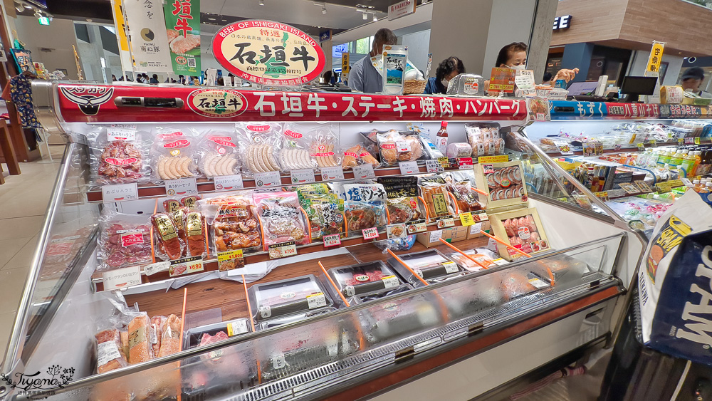 新石垣機場到市區交通｜新石垣機場伴手禮商店：1樓整層伴手禮土特產逛不完！新石垣機場↔︎石垣港交通 @緹雅瑪 美食旅遊趣