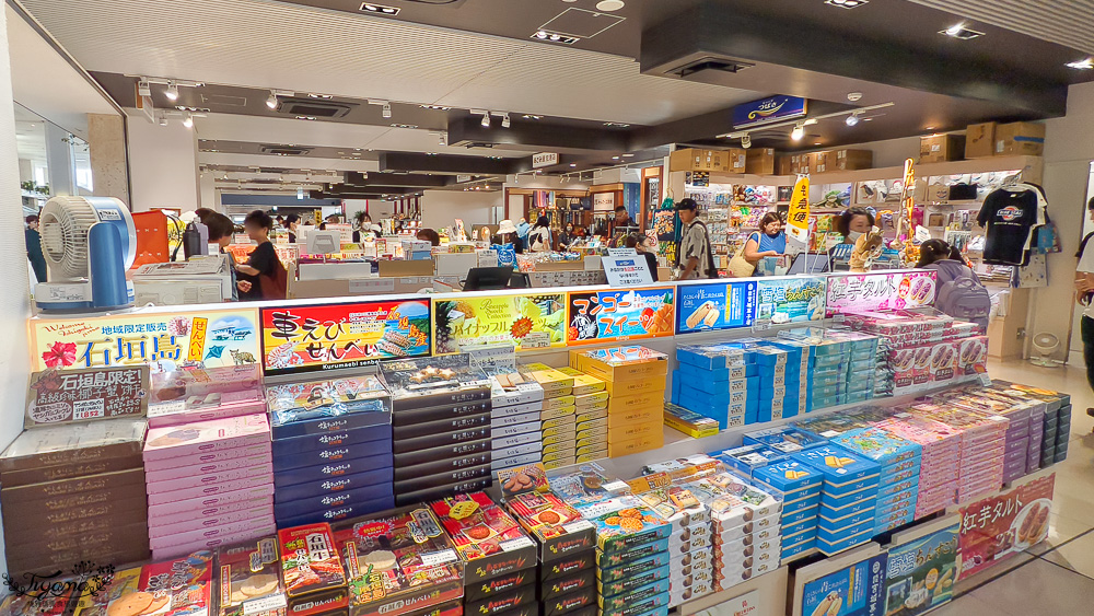 新石垣機場到市區交通｜新石垣機場伴手禮商店：1樓整層伴手禮土特產逛不完！新石垣機場↔︎石垣港交通 @緹雅瑪 美食旅遊趣