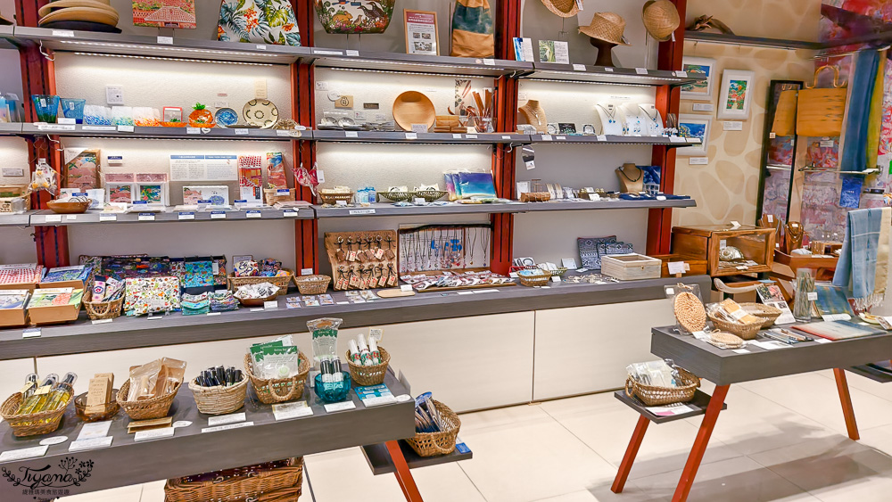 新石垣機場到市區交通｜新石垣機場伴手禮商店：1樓整層伴手禮土特產逛不完！新石垣機場↔︎石垣港交通 @緹雅瑪 美食旅遊趣