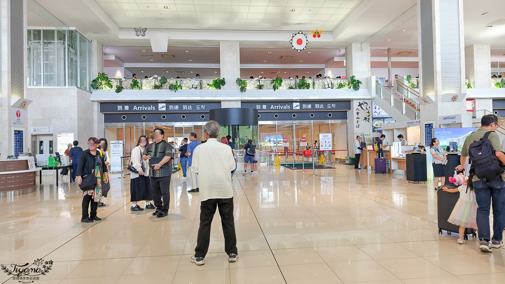 新石垣機場到市區交通｜新石垣機場伴手禮商店：1樓整層伴手禮土特產逛不完！新石垣機場↔︎石垣港交通 @緹雅瑪 美食旅遊趣