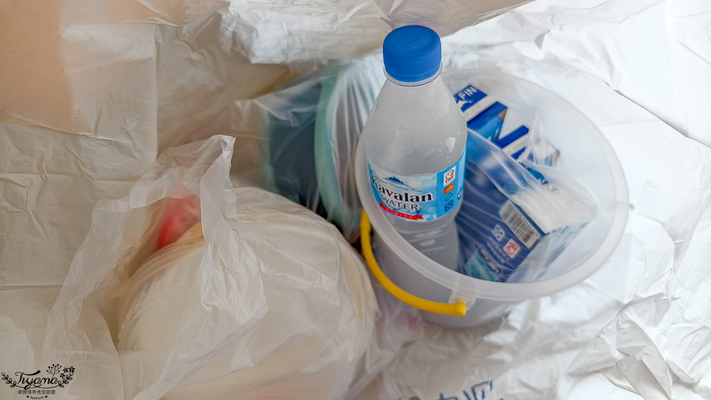 王功挖蛤烤蚵吃到飽！王功丫瑋觀光採蚵車，烤棚大又乾淨，收費大人200．小孩100．幼童免費，最超值的玩水活動 @緹雅瑪 美食旅遊趣