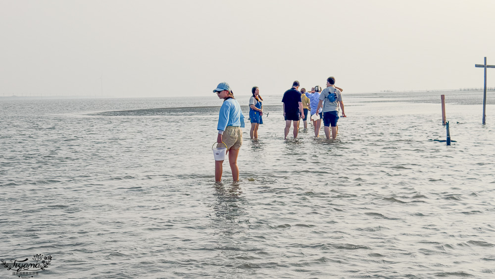 王功挖蛤烤蚵吃到飽！王功丫瑋觀光採蚵車，烤棚大又乾淨，收費大人200．小孩100．幼童免費，最超值的玩水活動 @緹雅瑪 美食旅遊趣