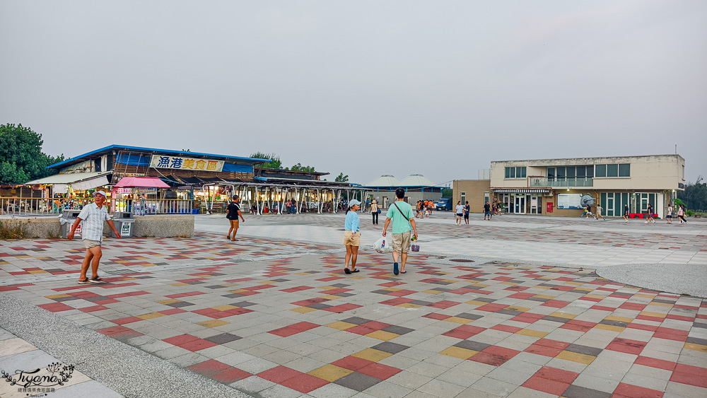 王功挖蛤烤蚵吃到飽！王功丫瑋觀光採蚵車，烤棚大又乾淨，收費大人200．小孩100．幼童免費，最超值的玩水活動 @緹雅瑪 美食旅遊趣