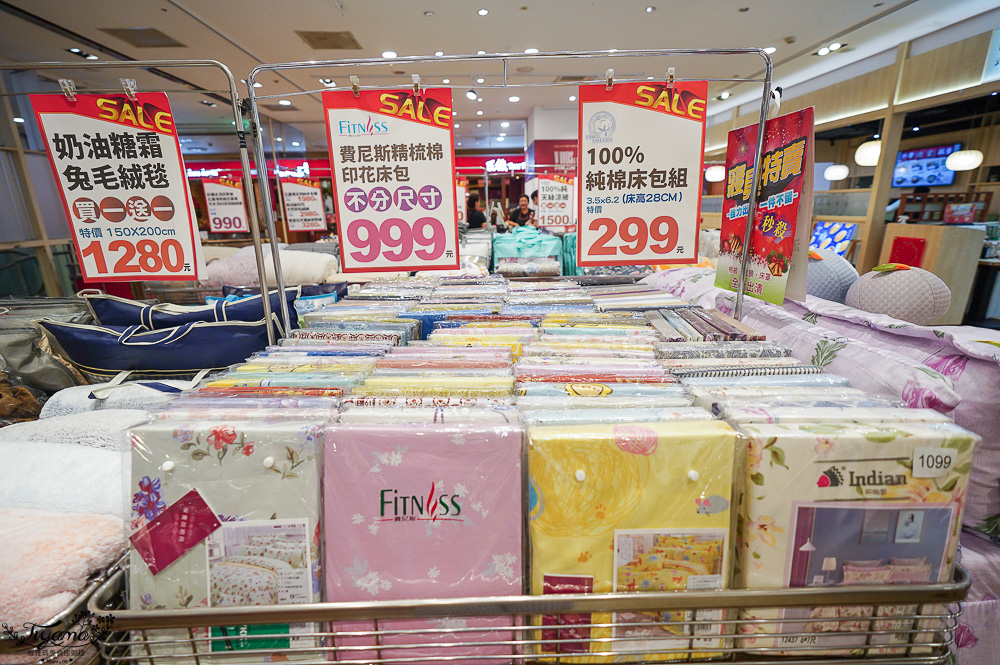 嘉義新光三越週年慶寢具特賣會【多利寶寢具特賣會】工廠直營天絲寢具平價高品質，夏涼被、枕頭990元買一送一，還能參加新光三越週年慶單筆3000贈2000點活動 @緹雅瑪 美食旅遊趣