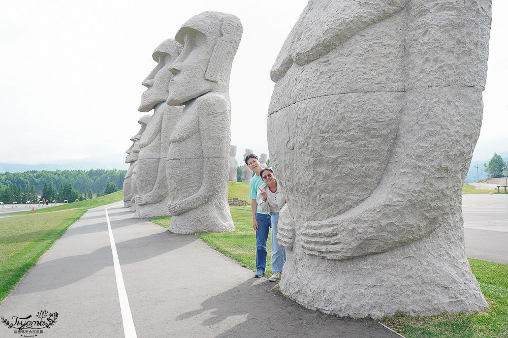 北海道巨大摩艾石像，真駒内滝野霊園好好拍！還有建築大師安藤忠雄作品 巨大佛殿 @緹雅瑪 美食旅遊趣