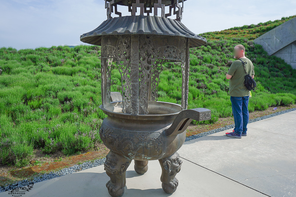 北海道頭大佛殿，在真駒内滝野霊園裡建築大師安藤忠雄的作品「洞窟中巨大佛殿」 @緹雅瑪 美食旅遊趣