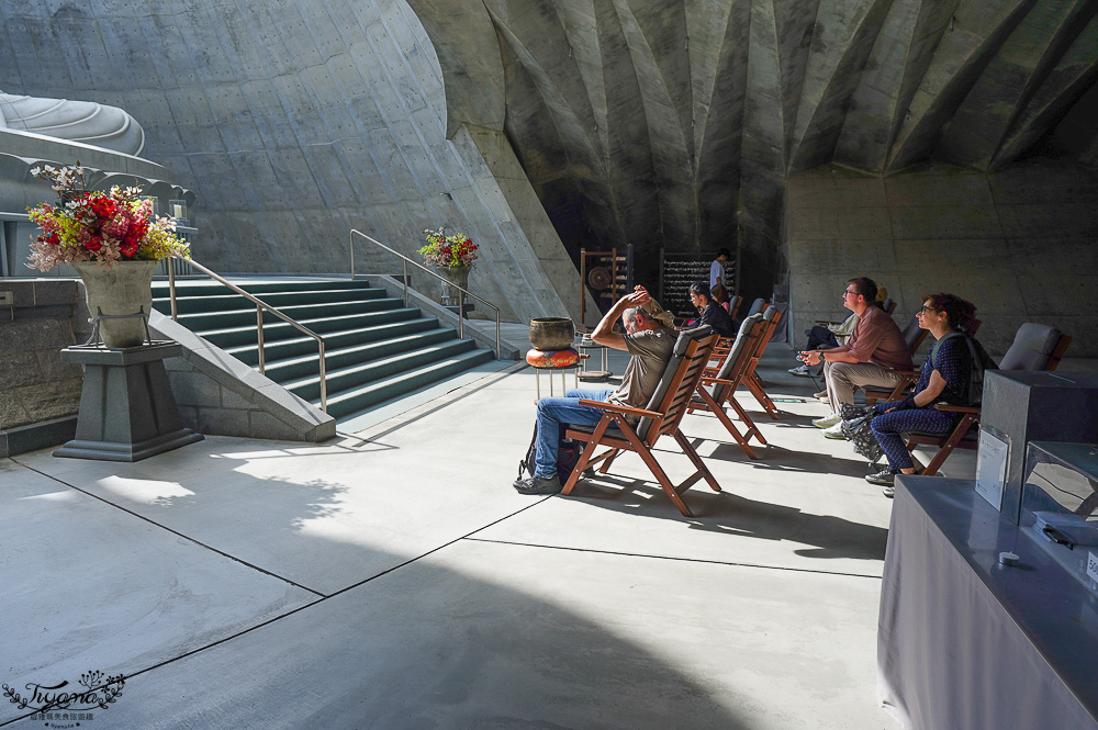 北海道頭大佛殿，在真駒内滝野霊園裡建築大師安藤忠雄的作品「洞窟中巨大佛殿」 @緹雅瑪 美食旅遊趣
