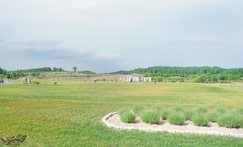 北海道巨大摩艾石像，真駒内滝野霊園好好拍！還有建築大師安藤忠雄作品 巨大佛殿 @緹雅瑪 美食旅遊趣