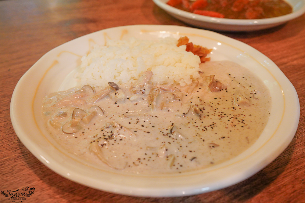 北海道富良野美食「森之時計｜珈琲 森の時計」森林精靈露台裡的幻夢咖啡廳~來杯DIY手磨豆的手沖咖啡，20週年森林劇院蛋糕 @緹雅瑪 美食旅遊趣