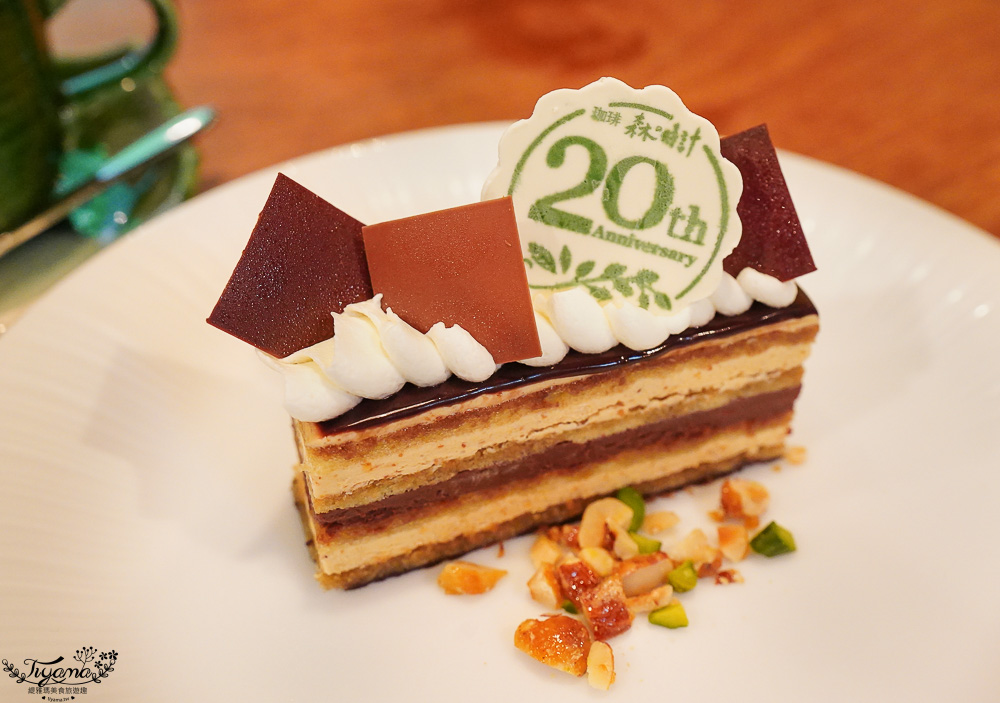 北海道富良野美食「森之時計｜珈琲 森の時計」森林精靈露台裡的幻夢咖啡廳~來杯DIY手磨豆的手沖咖啡，20週年森林劇院蛋糕 @緹雅瑪 美食旅遊趣