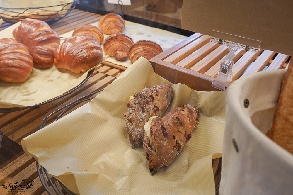 北海道美瑛童話風格烘焙甜點店「Ferme La Terre Biei 美瑛本店」,預約制法式鄉村風餐廳,品嚐美瑛小麥手工麵包、布丁、Ferme La Terre Biei伴手禮 @緹雅瑪 美食旅遊趣 北海道美瑛童話風格烘焙甜點店「Ferme La Terre Biei 美瑛本店」,預約制法式鄉村風餐廳,品嚐美瑛小麥手工麵包、布丁、Ferme La Terre Biei伴手禮 @緹雅瑪 美食旅遊趣