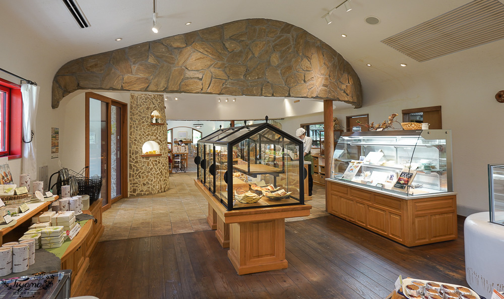 北海道美瑛童話風格烘焙甜點店「Ferme La Terre Biei 美瑛本店」，預約制法式鄉村風餐廳，品嚐美瑛小麥手工麵包、布丁、Ferme La Terre Biei伴手禮 @緹雅瑪 美食旅遊趣