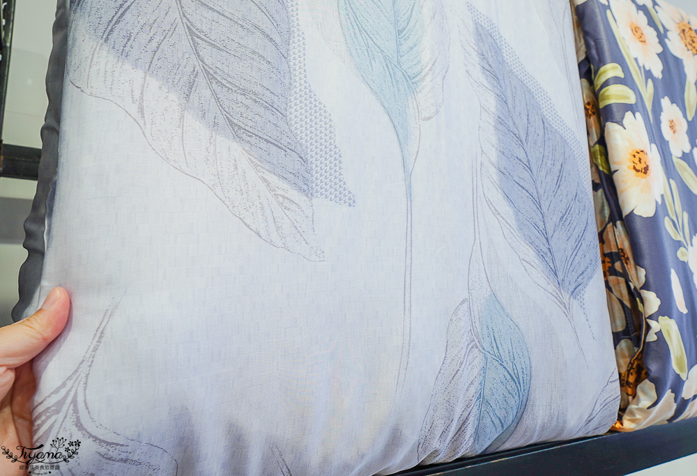 高雄多利寶寢具特賣會開跑囉!!換季出清~殺很大”990元兩用床包組”限量售完為止,枕頭涼被990元買一送一,冬季被5折,工廠直營天絲寢具超甜價~ @緹雅瑪 美食旅遊趣 高雄多利寶寢具特賣會開跑囉!!換季出清~殺很大”990元兩用床包組”限量售完為止,枕頭涼被990元買一送一,冬季被5折,工廠直營天絲寢具超甜價~ @緹雅瑪 美食旅遊趣