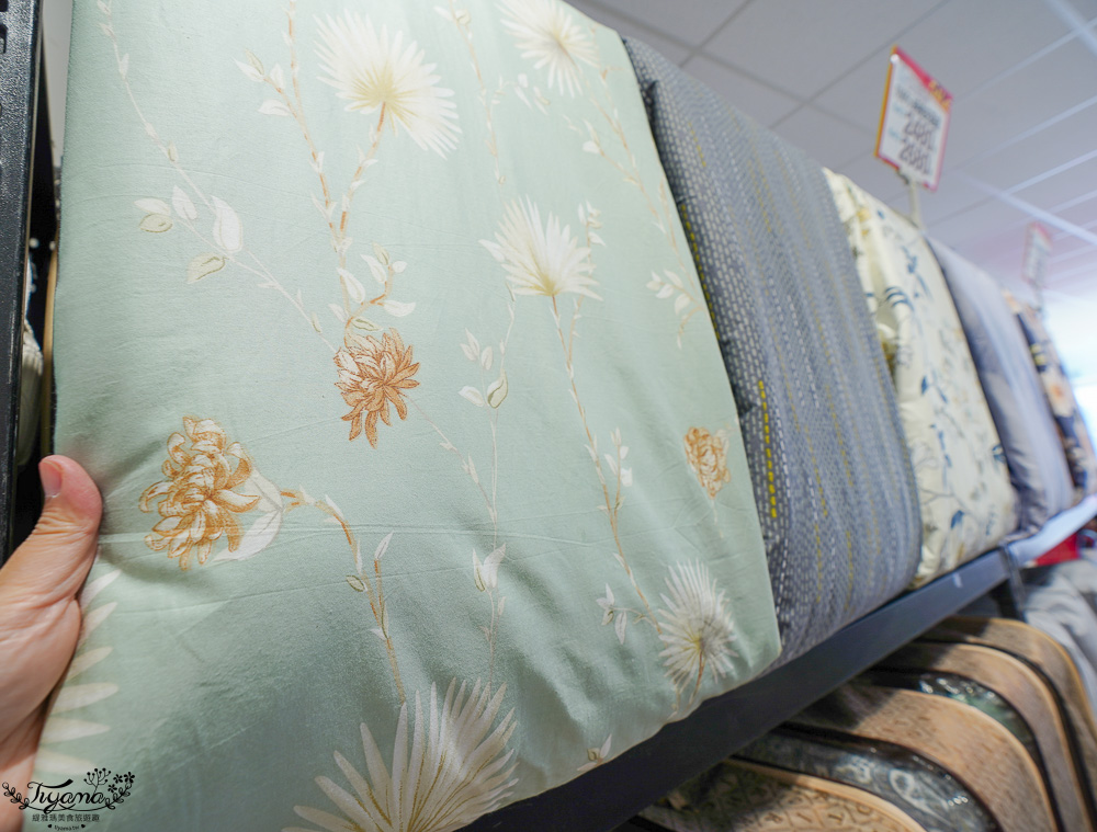 高雄多利寶寢具特賣會開跑囉!!換季出清~殺很大”990元兩用床包組”限量售完為止,枕頭涼被990元買一送一,冬季被5折,工廠直營天絲寢具超甜價~ @緹雅瑪 美食旅遊趣 高雄多利寶寢具特賣會開跑囉!!換季出清~殺很大”990元兩用床包組”限量售完為止,枕頭涼被990元買一送一,冬季被5折,工廠直營天絲寢具超甜價~ @緹雅瑪 美食旅遊趣