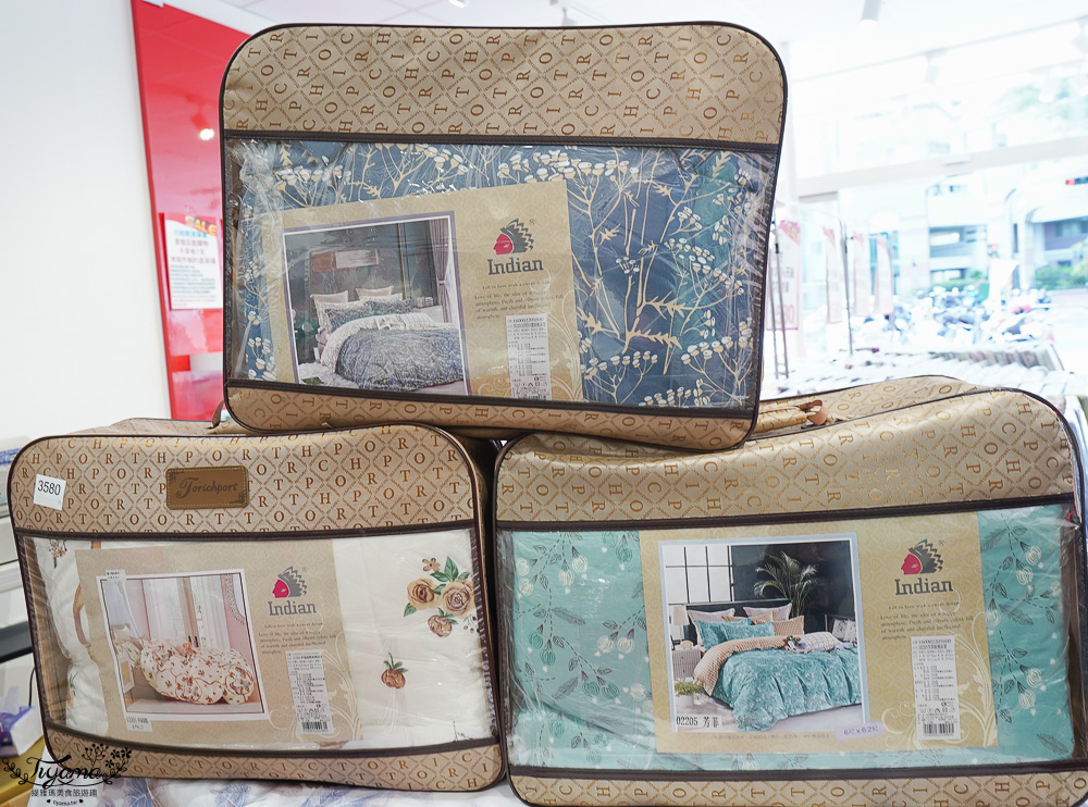 高雄多利寶寢具特賣會開跑囉!!換季出清~殺很大”990元兩用床包組”限量售完為止,枕頭涼被990元買一送一,冬季被5折,工廠直營天絲寢具超甜價~ @緹雅瑪 美食旅遊趣 高雄多利寶寢具特賣會開跑囉!!換季出清~殺很大”990元兩用床包組”限量售完為止,枕頭涼被990元買一送一,冬季被5折,工廠直營天絲寢具超甜價~ @緹雅瑪 美食旅遊趣