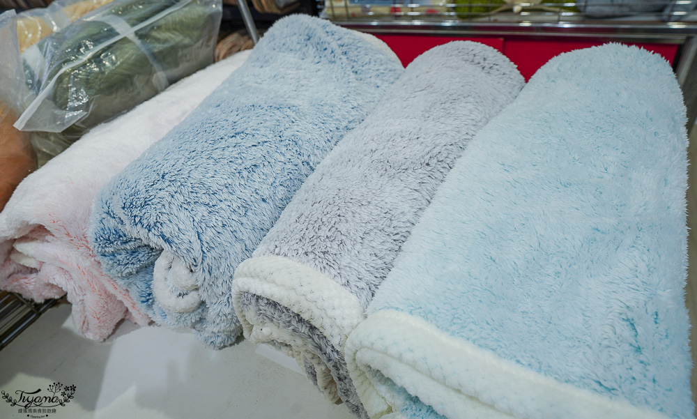 高雄多利寶寢具特賣會開跑囉！！換季出清~殺很大”990元兩用床包組”限量售完為止，枕頭涼被990元買一送一，冬季被5折，工廠直營天絲寢具超甜價~ @緹雅瑪 美食旅遊趣