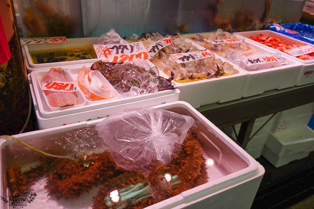 北海道魚市場｜苫小牧漁市場「海之驛Puratto Minato市場．海の駅ぷらっとみなと市場」新鮮海鮮市場、ほっき貝資料館 @緹雅瑪 美食旅遊趣