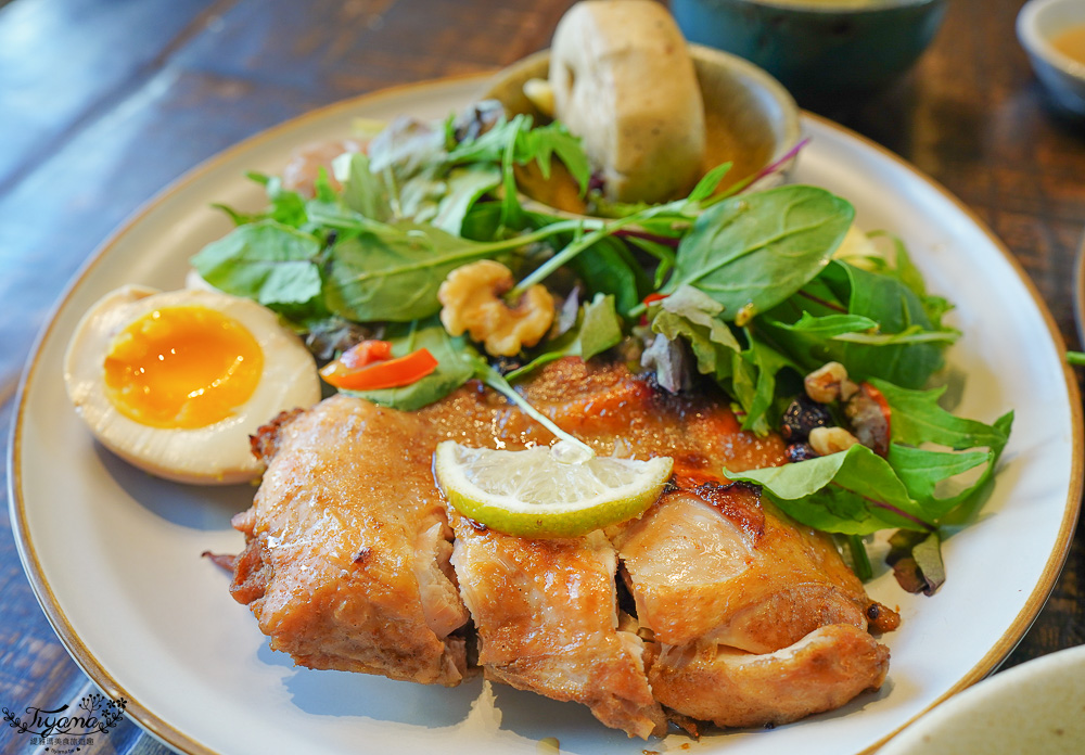 台南早午餐「小北家灶咖ZAOKA」台南在地7年的人氣早午餐店，平日也要排隊 @緹雅瑪 美食旅遊趣