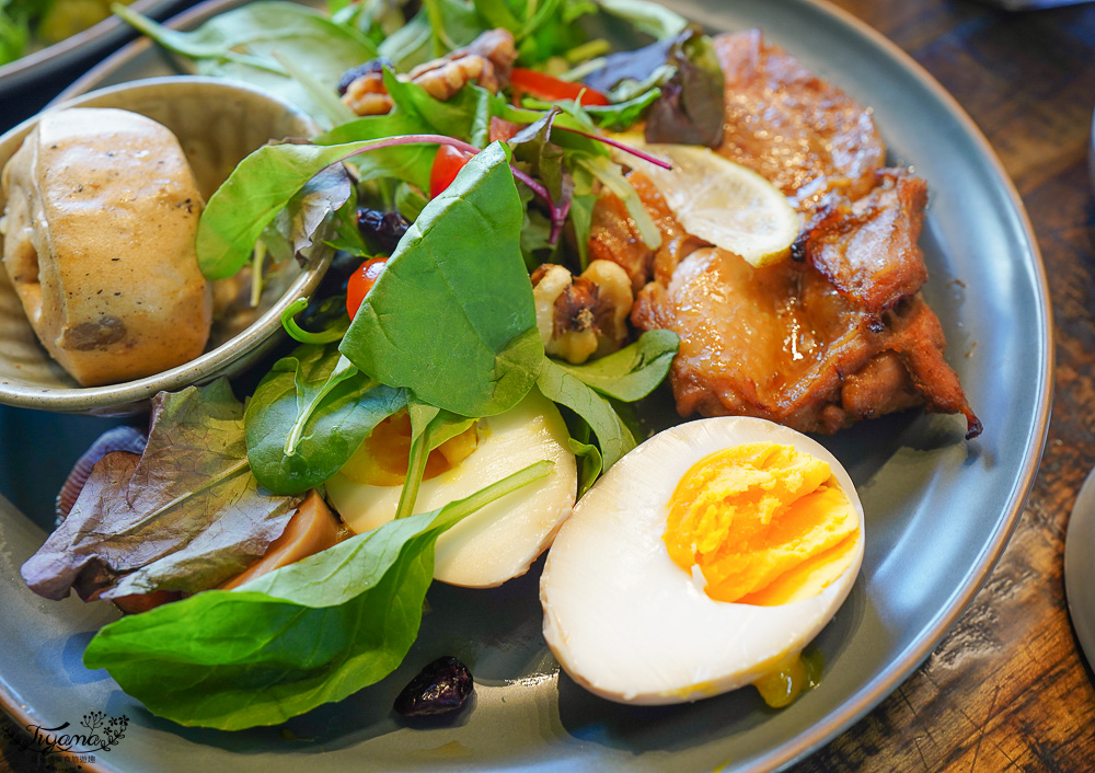 台南早午餐「小北家灶咖ZAOKA」台南在地7年的人氣早午餐店，平日也要排隊 @緹雅瑪 美食旅遊趣