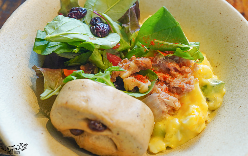 台南早午餐「小北家灶咖ZAOKA」台南在地7年的人氣早午餐店，平日也要排隊 @緹雅瑪 美食旅遊趣