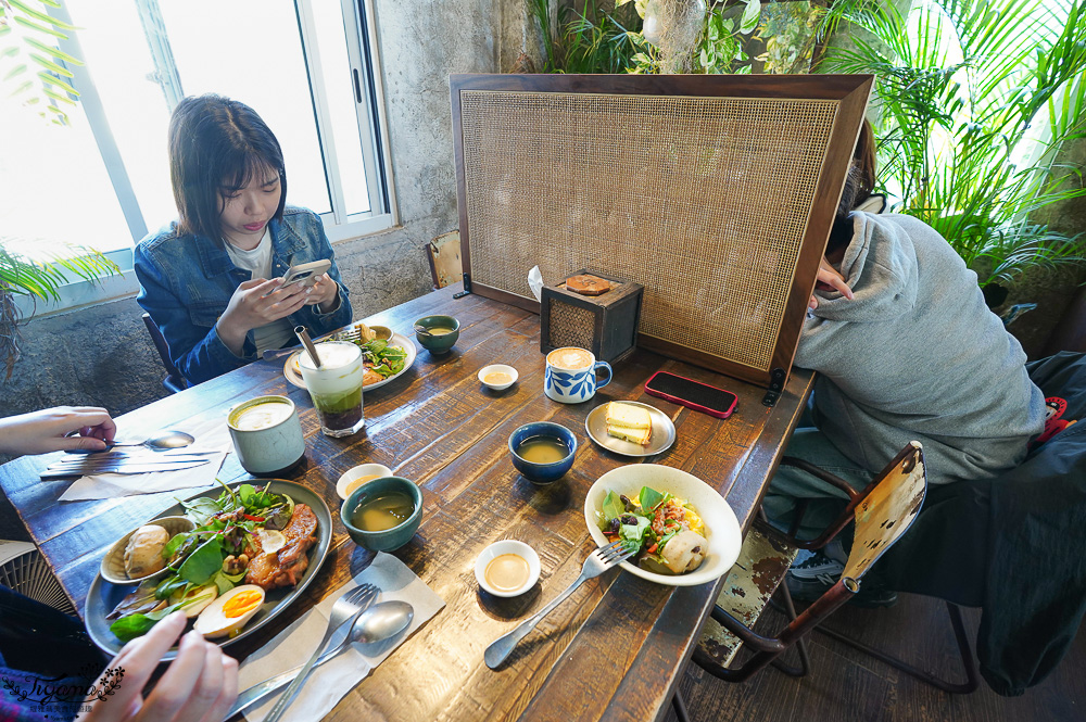 台南早午餐「小北家灶咖ZAOKA」台南在地7年的人氣早午餐店，平日也要排隊 @緹雅瑪 美食旅遊趣