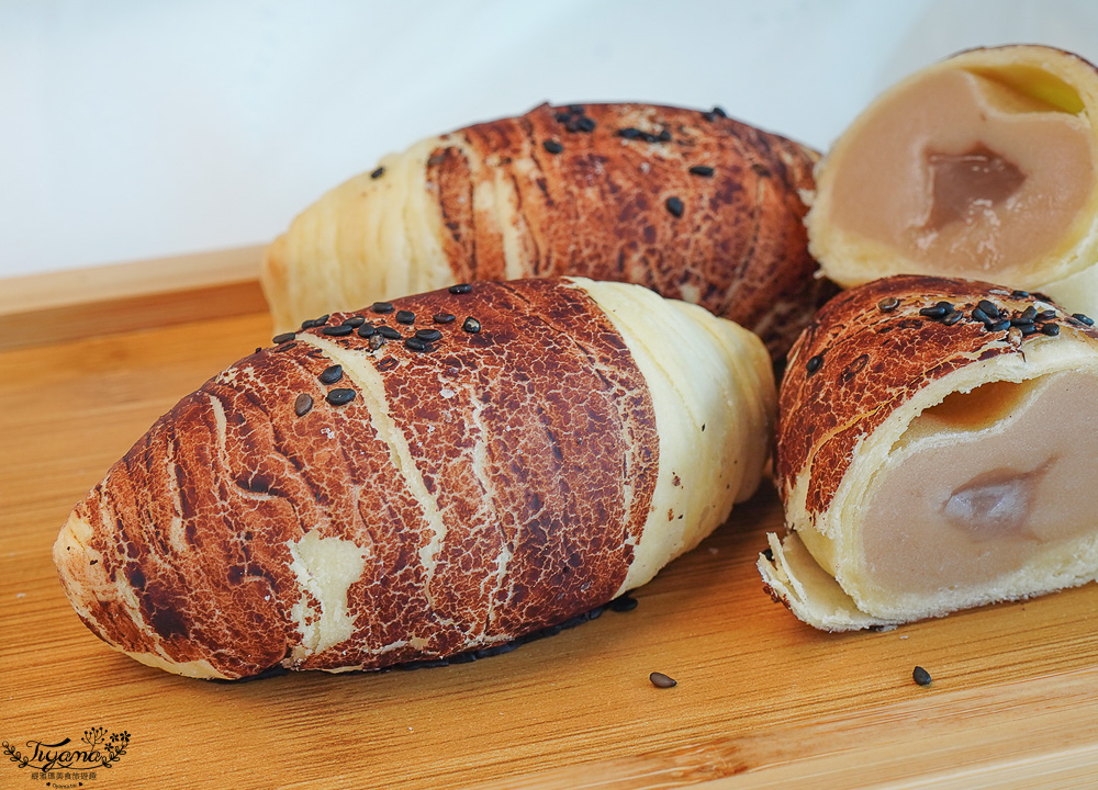 芋頭酥禮盒推薦｜阿聰師芋頭酥：台灣最具代表性的芋頭糕餅，中文怪物限定禮盒、玫躍新春禮盒、芋頭牛軋糖、貢貢香烘焙芋頭條 @緹雅瑪 美食旅遊趣