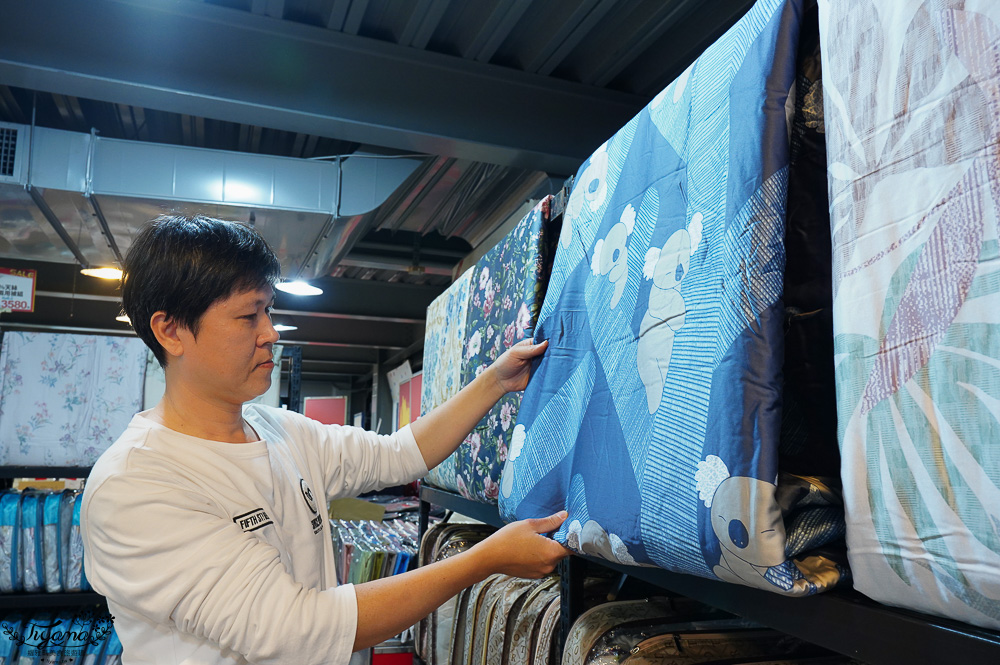台南寢具特賣會｜多利寶寢具✖︎海馬台南年度聯合特賣會：MIT天絲寢具工廠直營好平價~天絲寢具2套只要3980元，萬用毯349，多款買一送一，天絲床包兩用被組 起 @緹雅瑪 美食旅遊趣