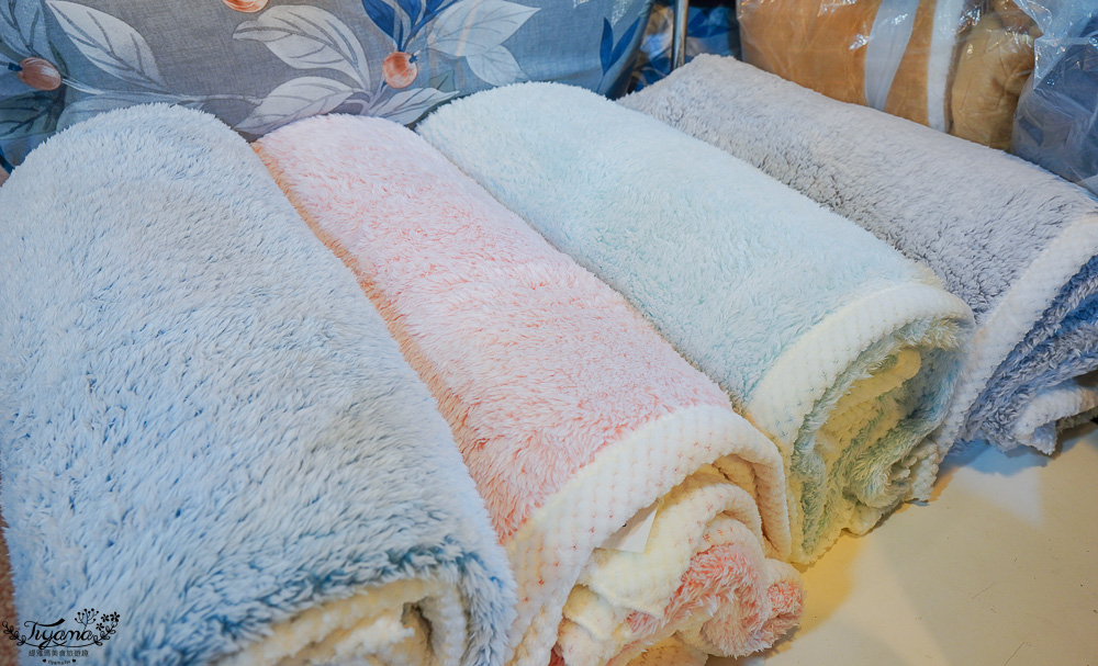 台南寢具特賣會｜多利寶寢具✖︎海馬台南年度聯合特賣會：MIT天絲寢具工廠直營好平價~天絲寢具2套只要3980元，萬用毯349，多款買一送一，天絲床包兩用被組 起 @緹雅瑪 美食旅遊趣