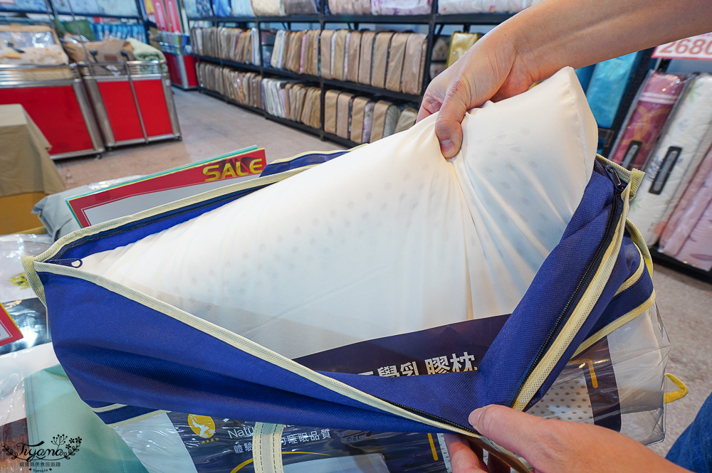 台南寢具特賣會｜多利寶寢具✖︎海馬台南年度聯合特賣會：MIT天絲寢具工廠直營好平價~天絲寢具2套只要3980元，萬用毯349，多款買一送一，天絲床包兩用被組 起 @緹雅瑪 美食旅遊趣