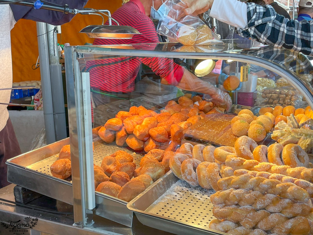 高雄興達港觀光漁市：漁港美食買海鮮螃蟹小卷、魚丸炸海鮮、生魚片，生食熟食一次買齊 @緹雅瑪 美食旅遊趣