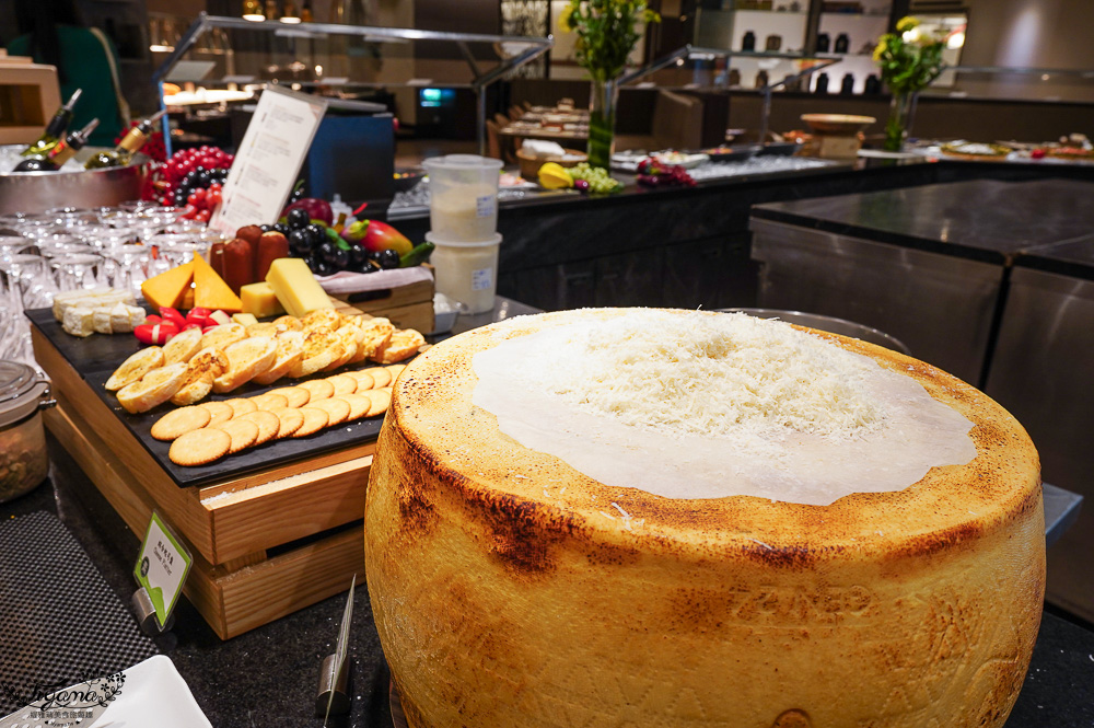 台糖長榮酒店 台南｜吃遍天下自助餐：台南聚餐推薦~台南Buffet自助餐，平日晚餐菜色 @緹雅瑪 美食旅遊趣