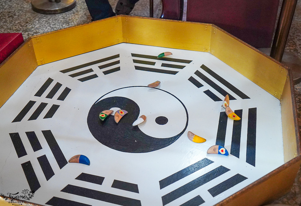 全台唯一打小人寺廟「嘉義歡喜財神廟」補財庫、求財運、化厄運、打小人~花招超多的討喜財神爺廟 @緹雅瑪 美食旅遊趣