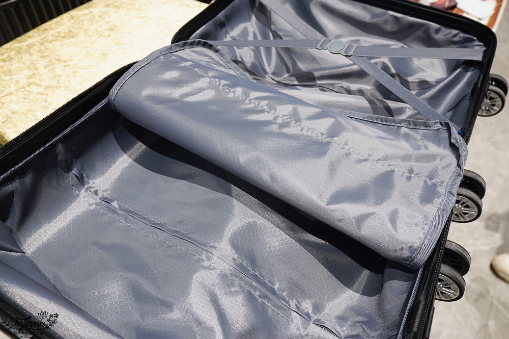 嘉義行李箱特賣會「加賀屋行李箱特賣會」，各品牌行李箱現場一次看，上掀式行李箱、對開式行李箱、雙開式行李箱、胖胖箱、布料行李箱、登機箱，限量特惠行李箱只要990元起，一年保固、終身保修！！ @緹雅瑪 美食旅遊趣