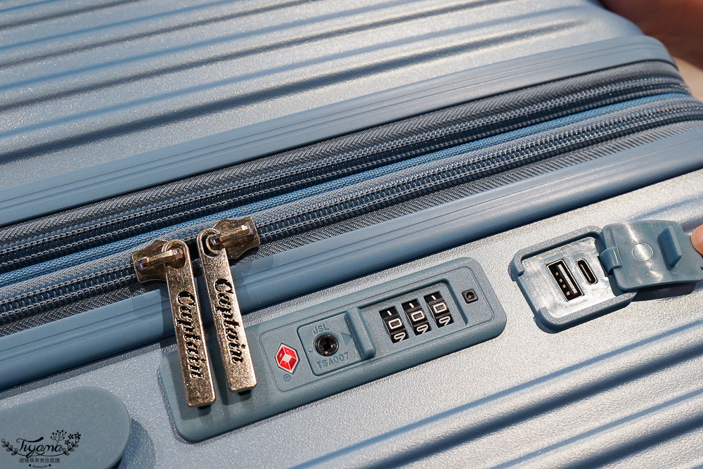 嘉義行李箱特賣會「加賀屋行李箱特賣會」，各品牌行李箱現場一次看，上掀式行李箱、對開式行李箱、雙開式行李箱、胖胖箱、布料行李箱、登機箱，限量特惠行李箱只要990元起，一年保固、終身保修！！ @緹雅瑪 美食旅遊趣